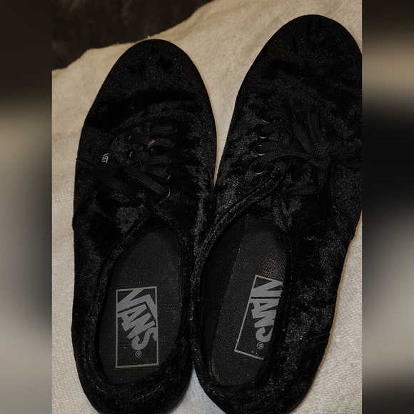 Vans - Picture 4 of 4